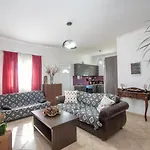 Konstantinos Holidays House Vilă