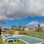 Konstantinos Holidays House *