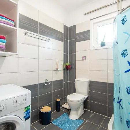 Konstantinos Holidays House לגאנאס