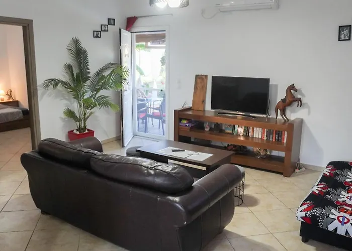 Konstantinos Holidays House *