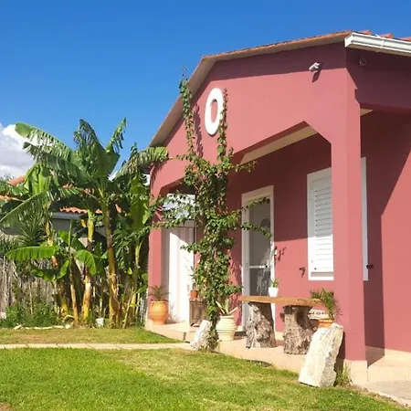 Konstantinos Holidays House *