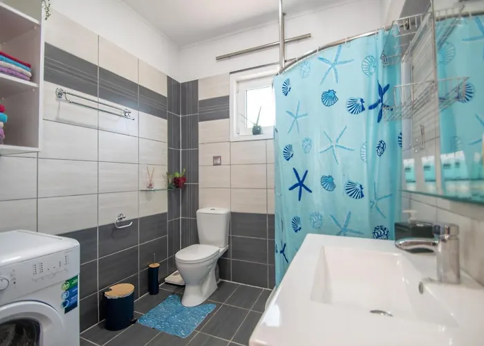 Konstantinos Holidays House *